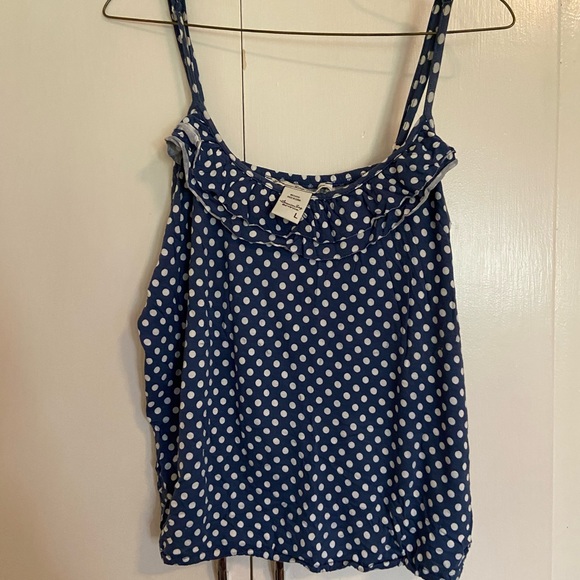 Tops - Picture 3 of 4